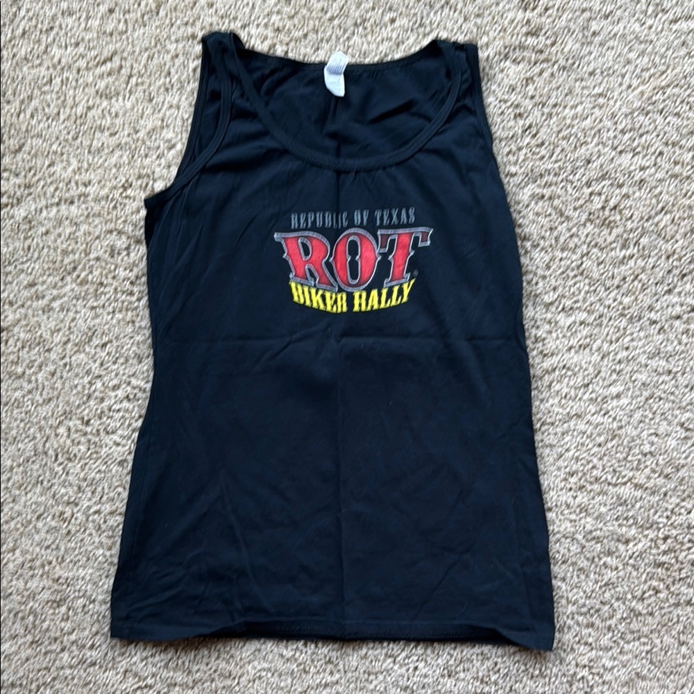 Fitted Black Tank Top with Bold Graphic